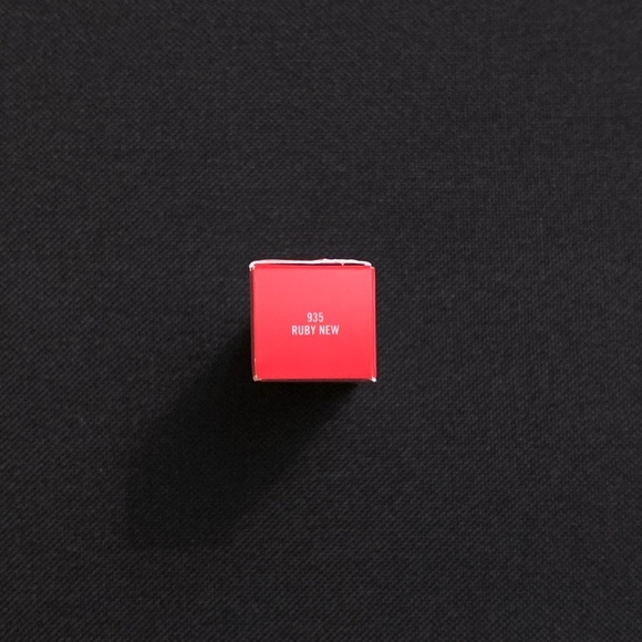 MAC Powder Kiss Soft Focus Lipstick — Ruby New — Full Size 0.1 oz - Picture 3 of 4